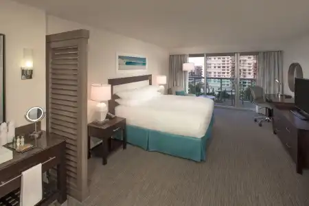 Doubletree Resort by Hilton Hollywood Beach - 4