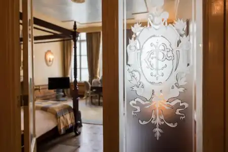 le Dixseptième - 100
