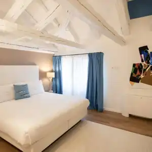 Vis a Vis Apartments - 26