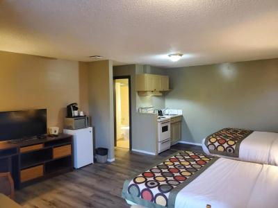 Super 8 by Wyndham Duncan - 30
