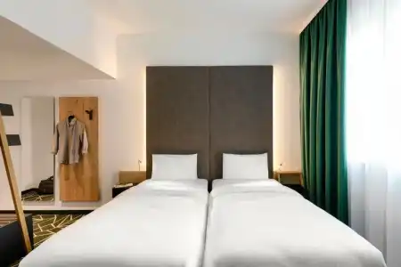 Ibis Styles - 60