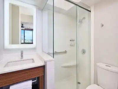 Holiday Inn Express WAIKIKI by IHG - 98