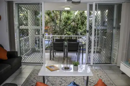 Surfers Beach Holiday Apartments - 7