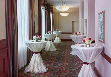 Hilton Garden Inn Charlotte Uptown - 3