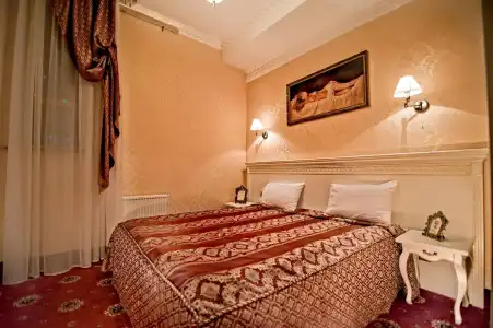 Royal De Paris - 3