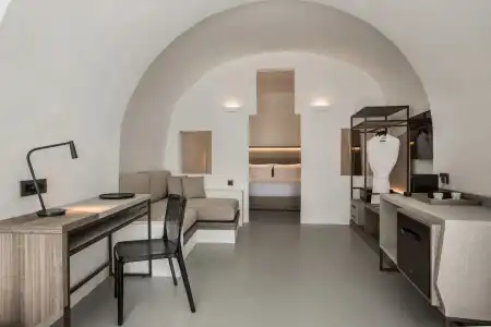 Sun Rocks Boutique | Caldera View Suites & Sunset Dining Experience - 15
