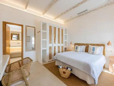 The Sea Club - 208
