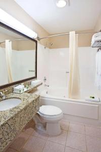Best Western Plus Marina Shores - 74
