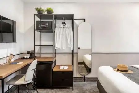 Hilton - 5