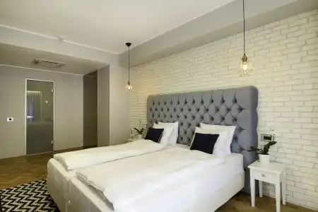 Venis Boutique - 26