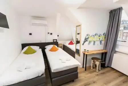 Pagi - 42