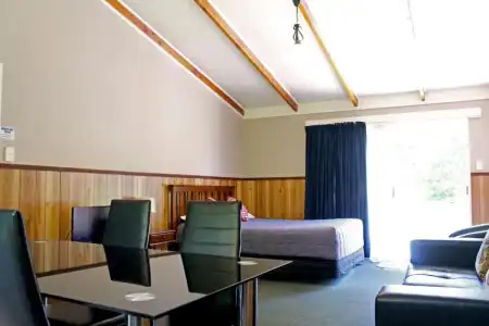 Fairy Springs Motel - 21