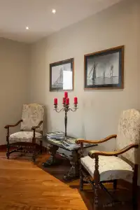 HNN Luxury Suites - 13