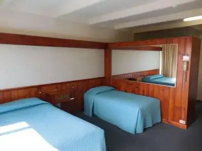 Village Family Motor Inn - 15