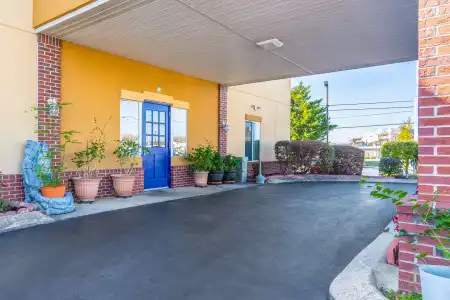 Suburban Studios Chattanooga Northeast - Ooltewah - 17