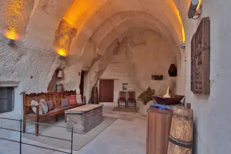 Elaa Cave - 10