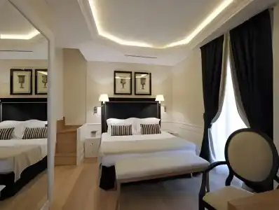 Trevi Palace Luxury Inn - 8