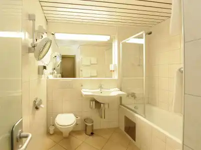 Best Western Premier Central Leonhard - 9