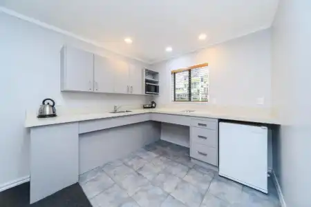 Aubyn Court Spa Motel - 108