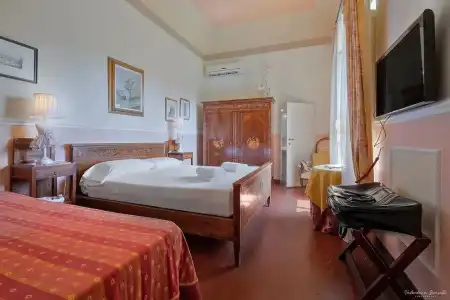 Ape Rosa Relais - 50