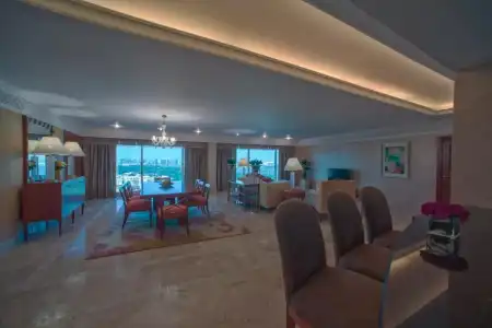 Grand Hyatt - 74