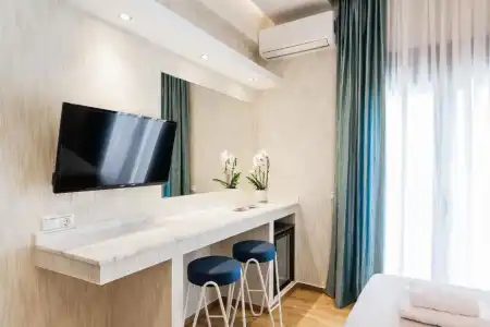 Nicholas Point Apartments and Rooms - 190