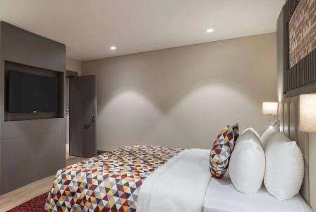Billionaire Ramada Plaza by Wyndham Batumi - 45
