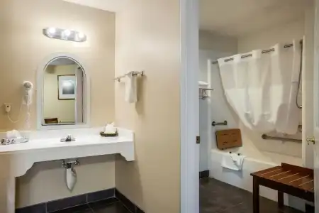 Sandia Peak Inn Old Town ABQ, a Howard Johnson by Wyndham - 21
