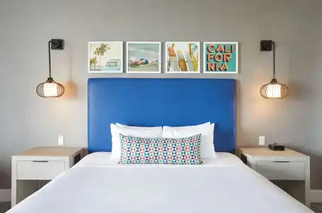 The Waterfront Beach Resort, A Hilton - 5