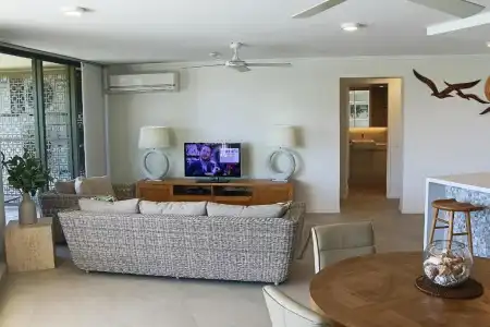Cairns Aquarius - 98