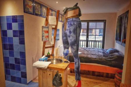 Road Stop Neandertal - 30