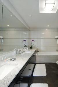 Royalton Park Avenue - 21