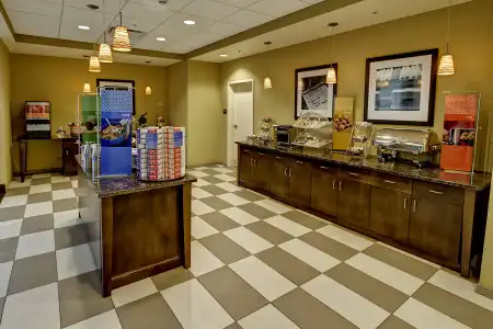 Hampton Inn & Suites Rochester/Henrietta - 18