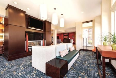 Hilton Garden Inn Fargo - 1