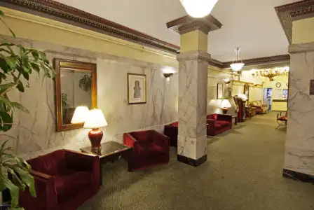 Aida Plaza - 19