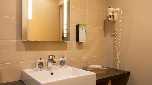 Kyriad Prestige Vannes Centre – Palais Des Arts - 59