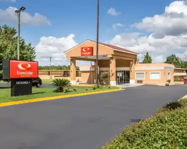 Econo Lodge Inn & Suites Macon West - 17