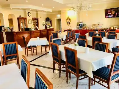 am Bayrischen Platz - 18