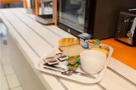 Hôtel Première Classe Toulouse Nord - Sesquières - 9