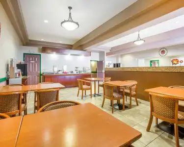 Quality Inn And Suites Lethbridge - 24