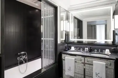 J.K. Place Paris - 12