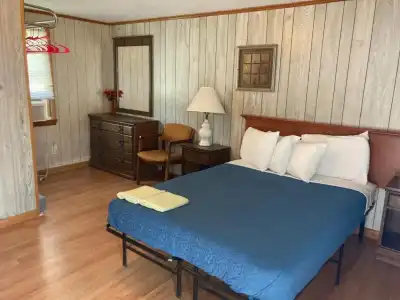 Hillside Motel - 16