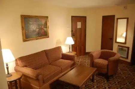 Best Western Premier Mariemont Inn - 31