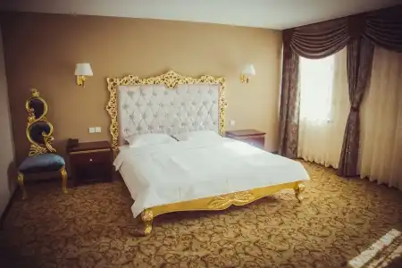 EmirHan - 44