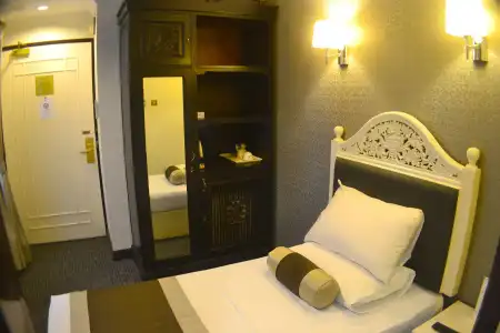 The Inn At Temple Street - 2