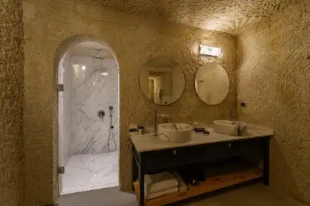 The Niche Cave - 152