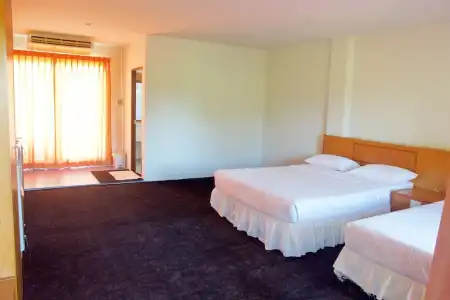 Sichang Shine Khao Resort - 84