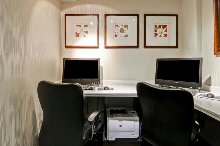 Hampton Inn & Suites by Hilton Calgary-Airport - 38