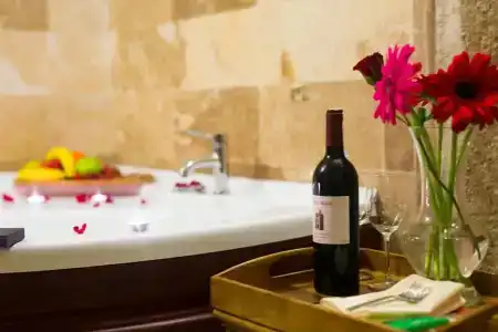 Jacob's Cave Suites - 39