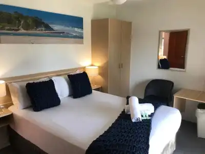 Ocean Breeze Motel - 38